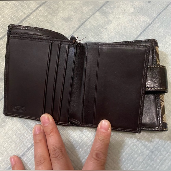 Coach women’s bifold wallet - Picture 5 of 9